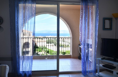 L'Ile-Rousse Appartement | APPARTEMENT CLASSE 3* DANS RESIDENCE DE STANDING AVEC PISCINE