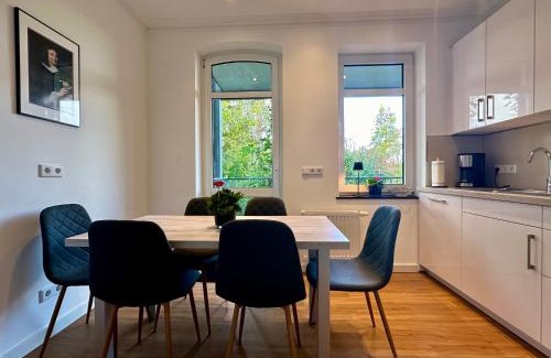 Bad Wilhelmshoehe Appartement | Apartment in Bad Wilhelmshöhe mit großem Balkon im Grünen und kostenfreien Parkplätzen