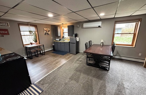 Kintnersville Appartement | Apartment in Bucks County w/ hot tub, private entrance, yard, and covered patio!