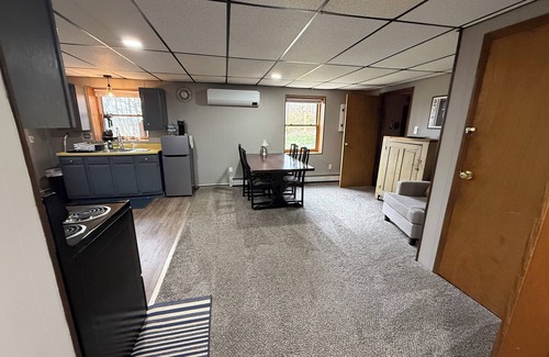 Kintnersville Appartement | Apartment in Bucks County w/ hot tub, private entrance, yard, and covered patio!