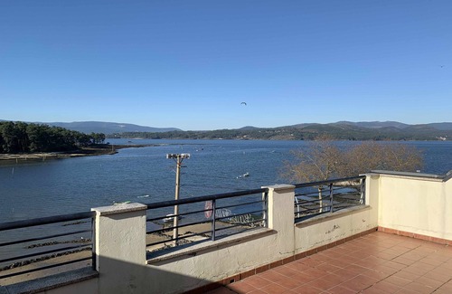 Carril Appartement | Appartement à Carril avec terrasse et vue sur la mer