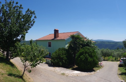 Zminj Appartement | Appartement spacieux donnant sur les vignes