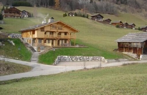 Le Grand-Bornand Appartement | Appartement dans chalet Jeanne-Marie-au coeur du vieux village Chinaillon