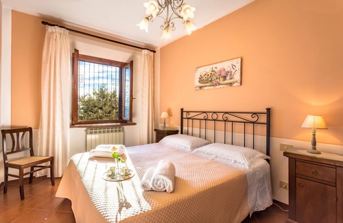 San Macario In Monte Autre | APARTMENT IN FARMHOUSE UP TO 8 GUESTS WITH PANORAMIC POOL.1 KM FROM THE VILLAGE