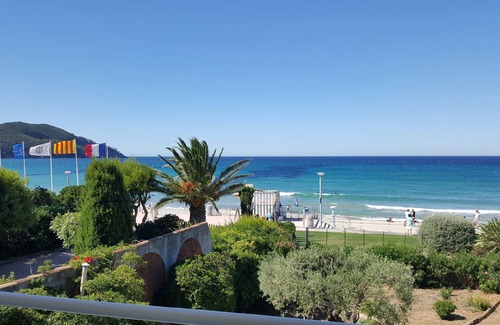 Les Lecques Appartement | Appartement devant la plage, superbe vue mer et terrasse 🏖️🏖️🏖️