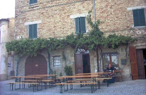 Fratte Rosa Appartement | Apartment in Fratte Rosa with Apennine Views