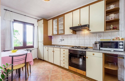 Gajana Appartement | Appartement, maison privée, avec terrain de foot