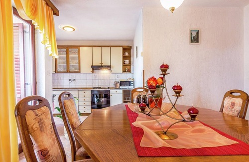 Gajana Appartement | Appartement, maison privée, avec terrain de foot
