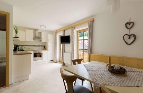 Hainzenberg Appartement | Bel appartement à Hainzenberg à côté de la forêt