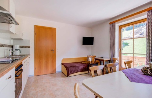 Hainzenberg Appartement | Appartement à Hainzenberg avec salle de ski