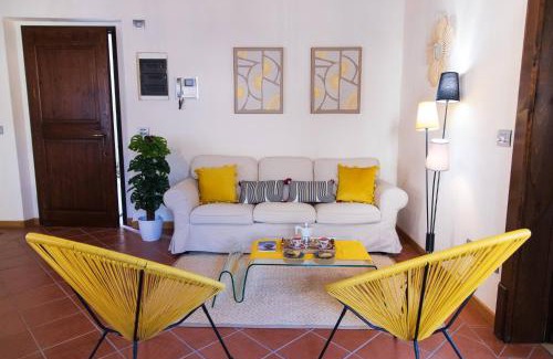 Bargni Maison | Apartment in historic villa with pool and Tennis
