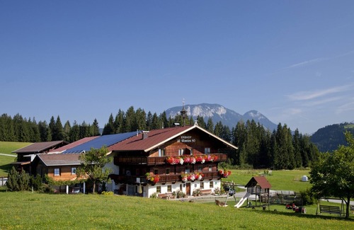 Hopfgarten im Brixental Appartement | Appartement se trouve dans une ferme typique.