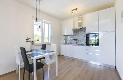 Ripenda Verbanci Appartement | Apartment in Labin with Pool & Beach Nearby