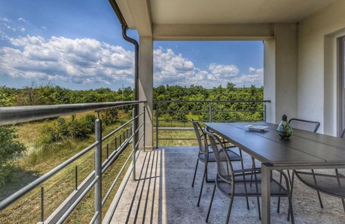 Ripenda Verbanci Appartement | Apartment in Labin with Pool & Beach Nearby