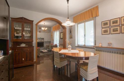 Borgiano di Serrapetrona Appartement | Apartment in Marche near Lame Rosse