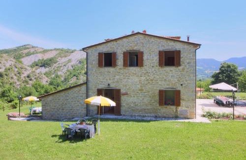 Apecchio Maison | Apartment in Marche with Pool Access