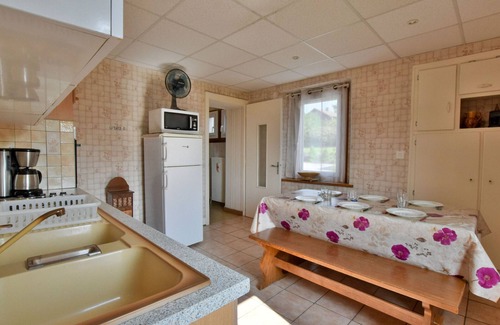 Neuvecelle Appartement | Apartment in Neuvecelle with balcony, parking and lake view
