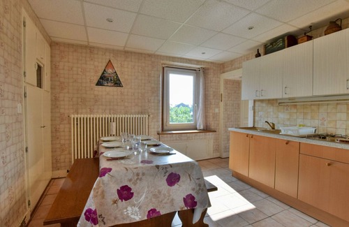Neuvecelle Appartement | Apartment in Neuvecelle with balcony, parking and lake view