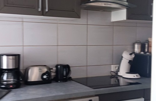 Marseillan Appartement | Apartment in port center with old-world charm near Thau lagoon