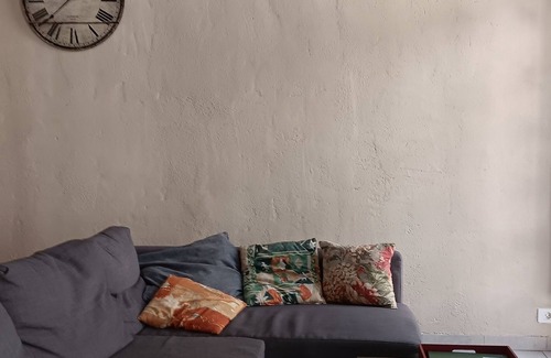 Marseillan Appartement | Apartment in port center with old-world charm near Thau lagoon