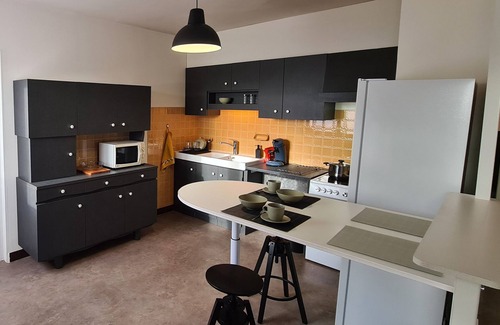 Martignat Appartement | Appartement dans maison au calme entre lacs et sapins