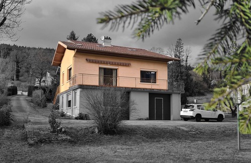 Martignat Appartement | Appartement dans maison au calme entre lacs et sapins