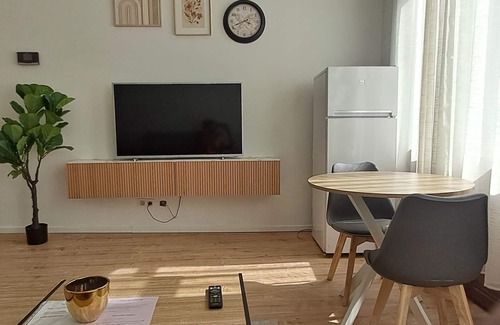 Saint-Laurent Appartement | Apartment in quiet street