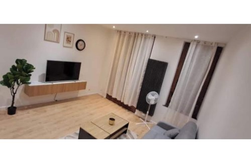 Saint-Laurent Appartement | Apartment in quiet street