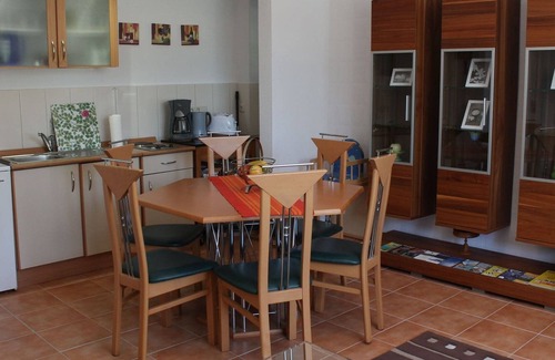 Carinerland Appartement | Apartment in Ravensberg with BBQ, Terrace, Fenced