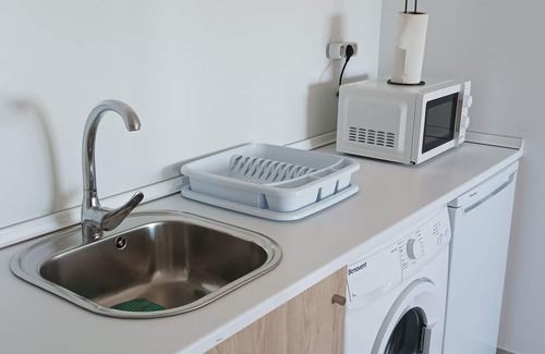 Bormujos Appartement | Apartment in residential complex with pool and free parking