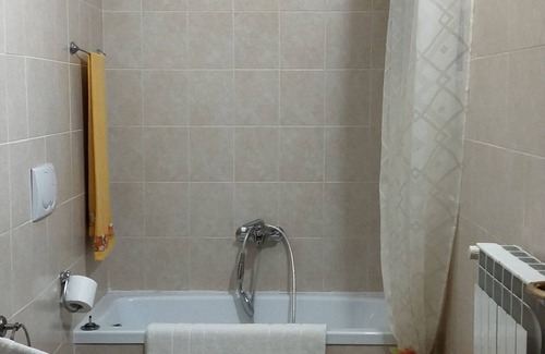 Borgo San Lorenzo Appartement | Apartment in residential complex, surrounded by greenery, ten minutes from Fiesole and a quarter of an hour of Florence.with private parking and park. park.