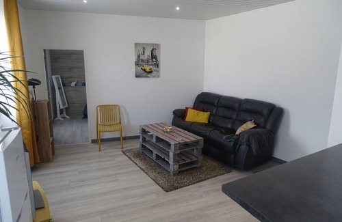 Feugarolles Appartement | Apartment in the center of all tourist destinations. Pets allowed.