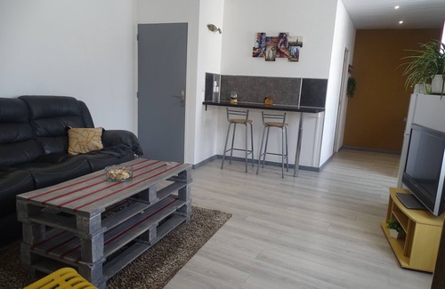 Feugarolles Appartement | Apartment in the center of all tourist destinations. Pets allowed.