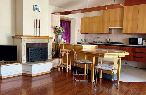 Assisi Appartement | ASSISE CENTRE LUMIERE APP. TERRASSE ET FOYER.