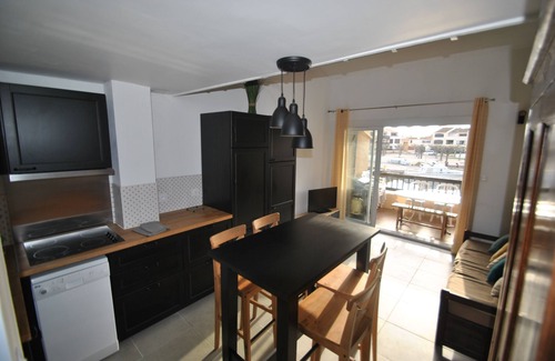 Saint-Cyprien Plage Appartement | Appartement au cœur de la Marina vue sur le petit port