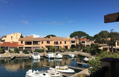 Saint-Cyprien Plage Appartement | Appartement au cœur de la Marina vue sur le petit port