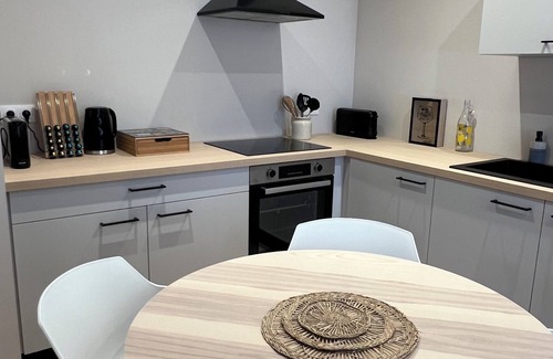 Verdun Appartement | Apartment in the heart of the city, close to historic sites, ideal for families