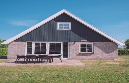 Bant Maison | Maison meublée confortable avec jardin