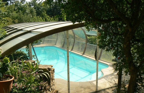 Aubagne Appartement | Appartement dans la villa des propriétaires, piscine, parking clôturé .