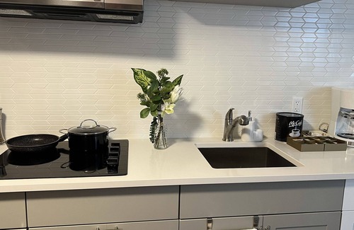 Rosemount Maison | Apartment in the Prestigious Kiwanis Park Area