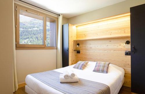 Les Boisses Appartement | Apartment in Tignes with Ski-In Ski-Out Access
