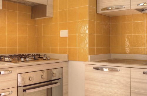 Alassio Appartement | Apartment in villa, sea front, sleeps 6 double services