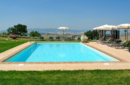 Gambassi Terme Villa | Joli appartement dans une maison de vacances avec WIFI, piscine, climatisation, TV, terrasse