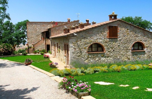 Gambassi Terme Villa | Joli appartement dans une maison de vacances avec WIFI, piscine, climatisation, TV, terrasse