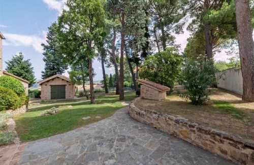 Mombaroccio Appartement | Apartment in Villagrande with Pool & Garden