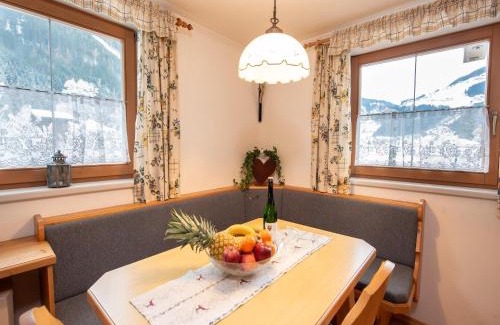 Wald im Pinzgau Appartement | Apartment in Wald near Krimml Waterfalls