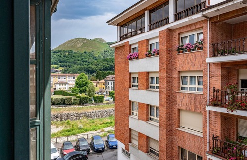 Cangas de Onis Appartement | Apartment 'Incredible Cangas Onis' with Mountain Views and Balcony