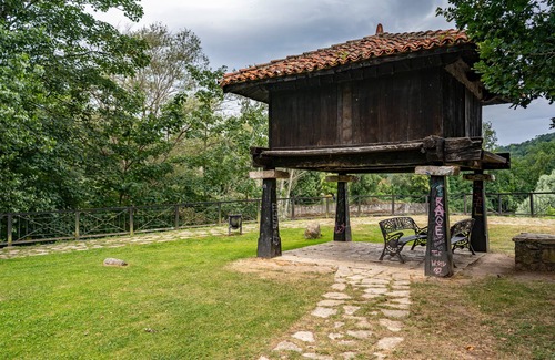 Cangas de Onis Appartement | Apartment 'Incredible Cangas Onis' with Mountain Views and Balcony