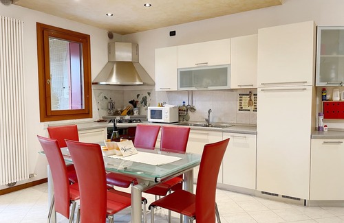 Caerano di San Marco Appartement | Apartment with garden in quiet and strategic location