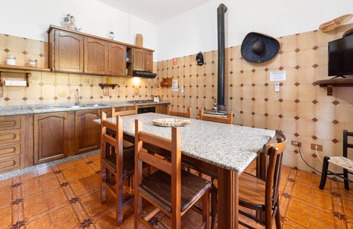 San Giovanni Suergiu Appartement | Appartement "2" avec jardin partagé, balcon et climatisation